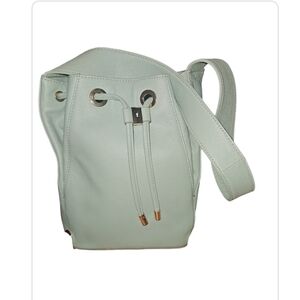 Vince Camuto bucket bag shoulder purse. H 9.5 " W 10" light green. EUC beautiful